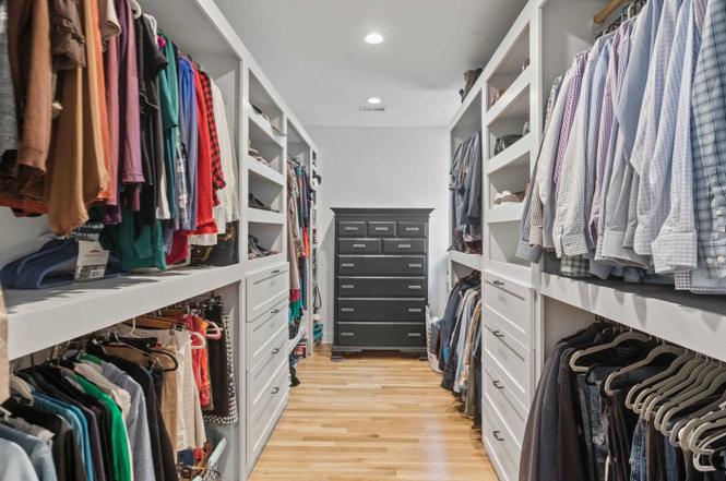 200 W Roanoke Park Dr