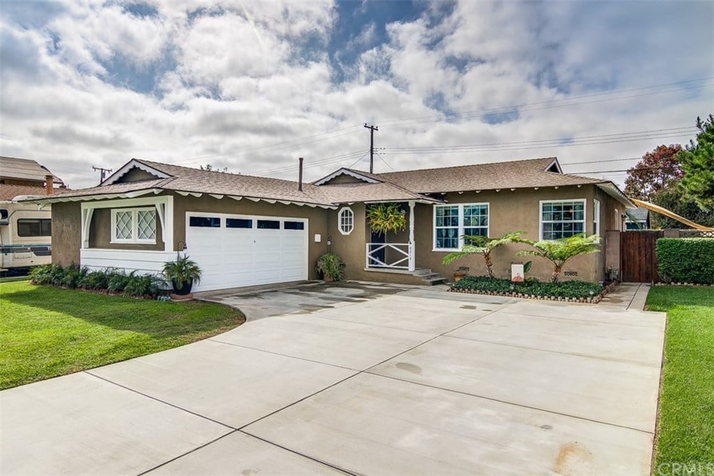 6212 Chickasaw Dr
