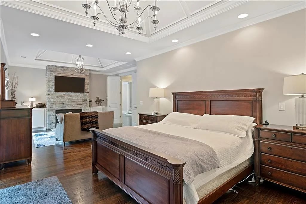 1555 Northcliff Trce