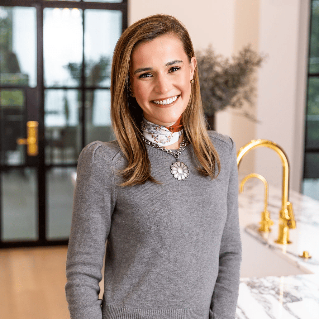 Hannah Dailey Austin TX, Real Estate Agent Headshot