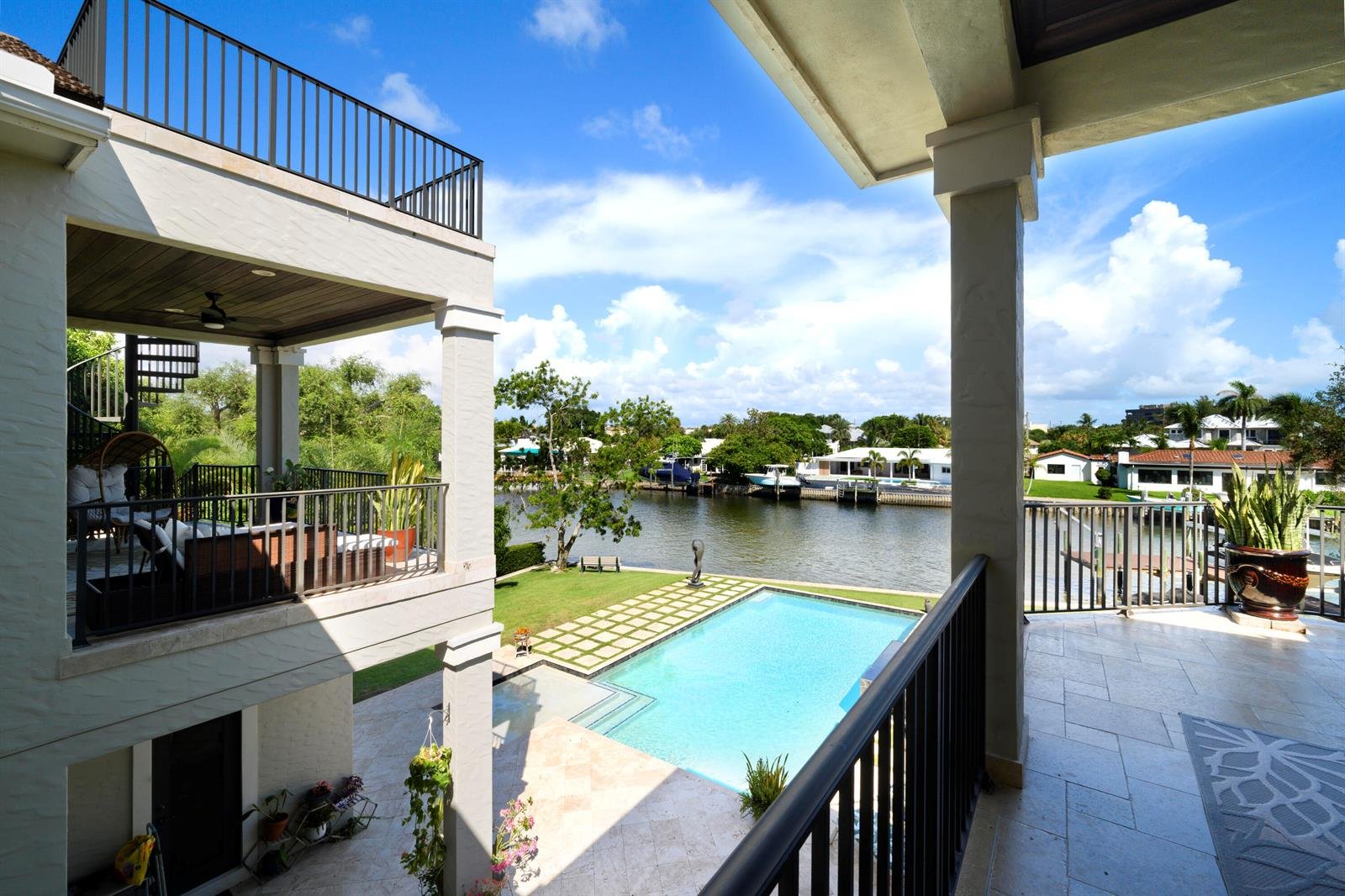 1950 Portage Landing N