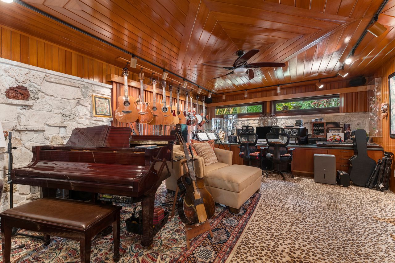  Morningside Waterfront Estate