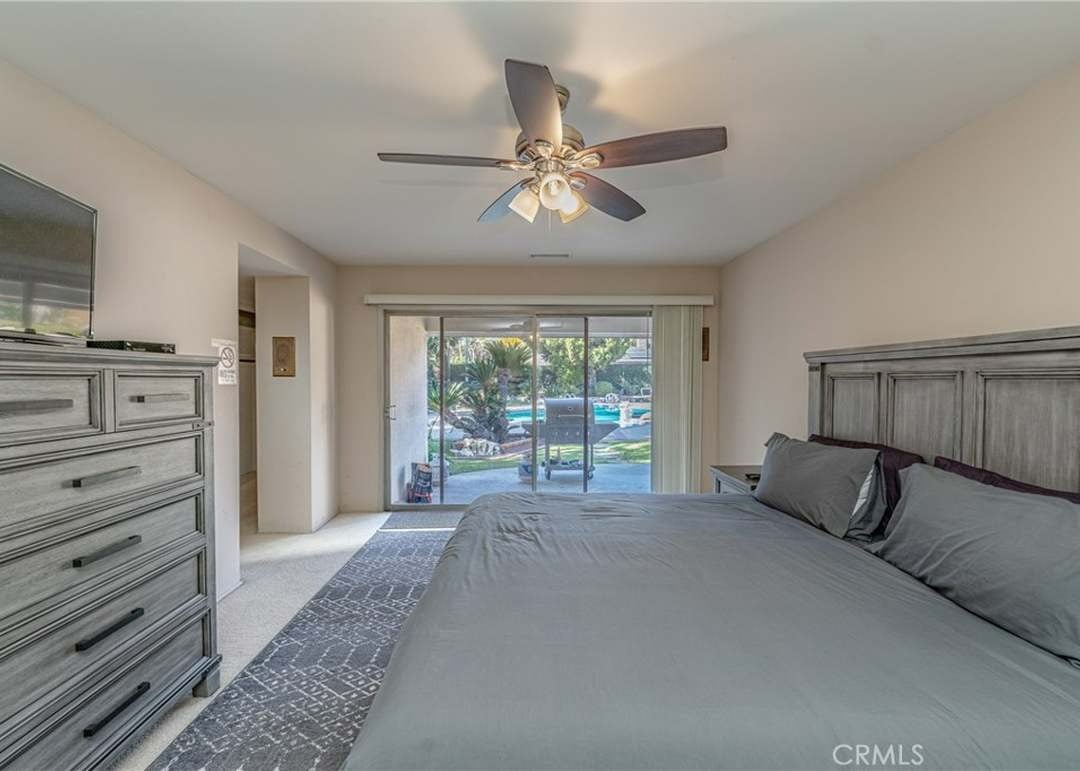 8607 La Entrada Ave