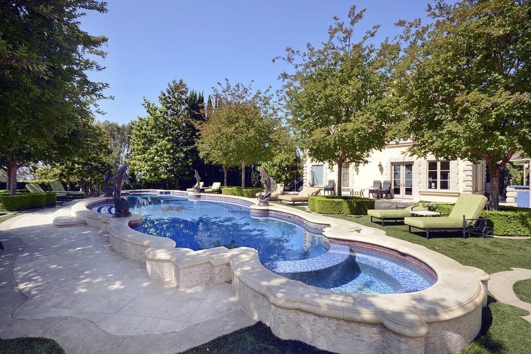 Grandeur Retreat