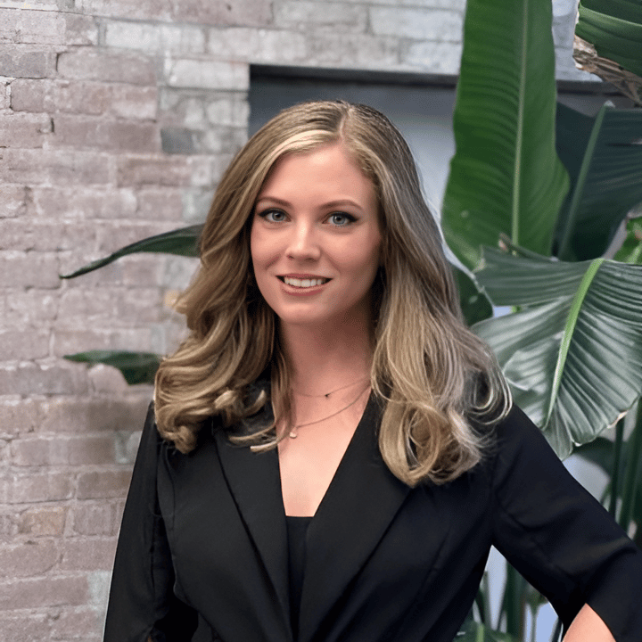 Alex Manz New York, NY Real Estate Agent Headshot
