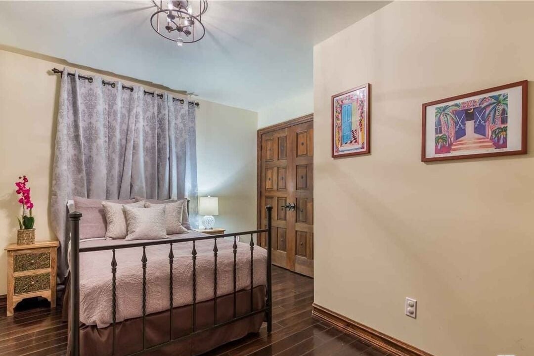 Celestia Crest, Venus Dr, 90046