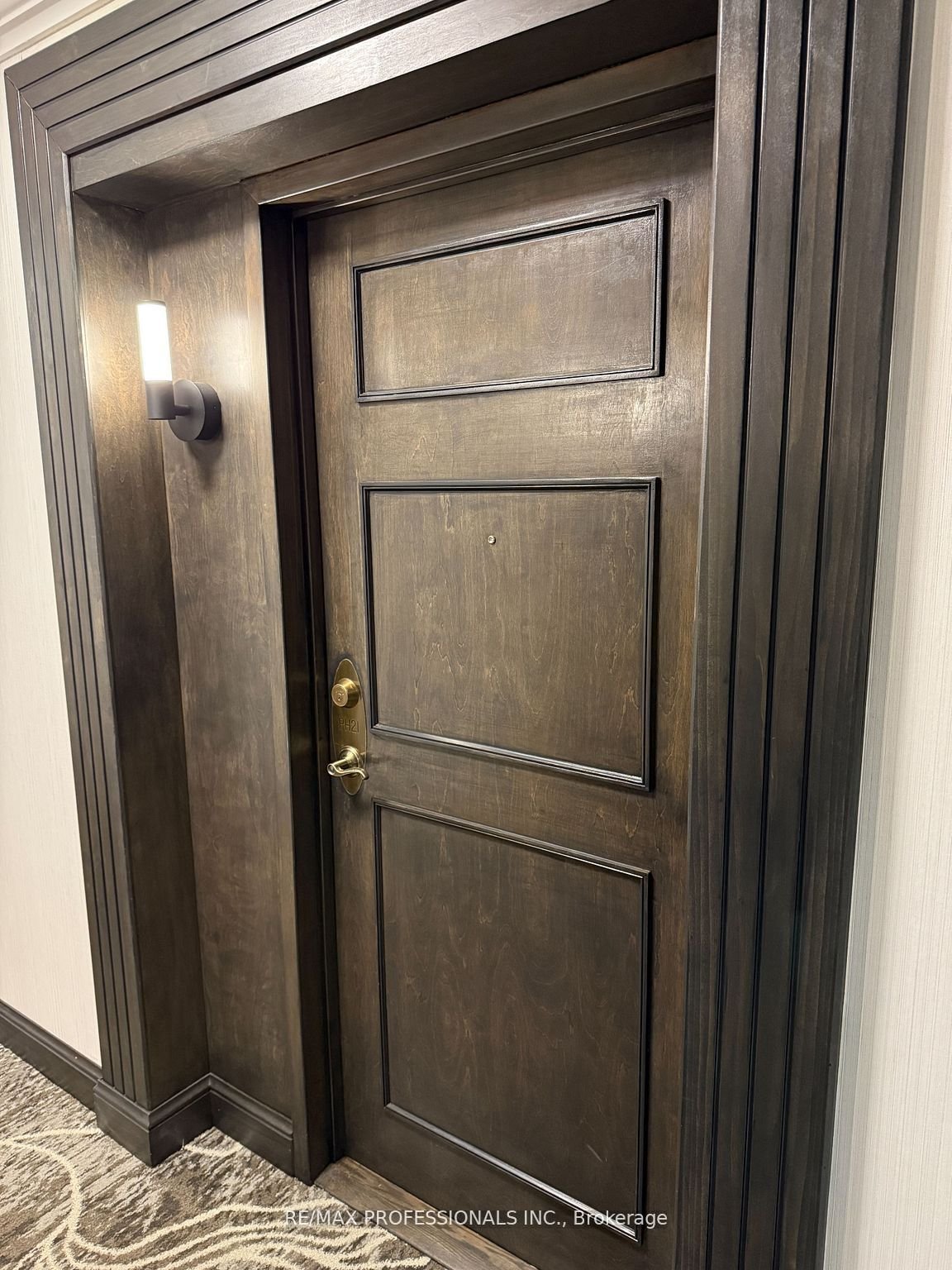 PENTHOUSE IN THE HUMBER MANSIONS