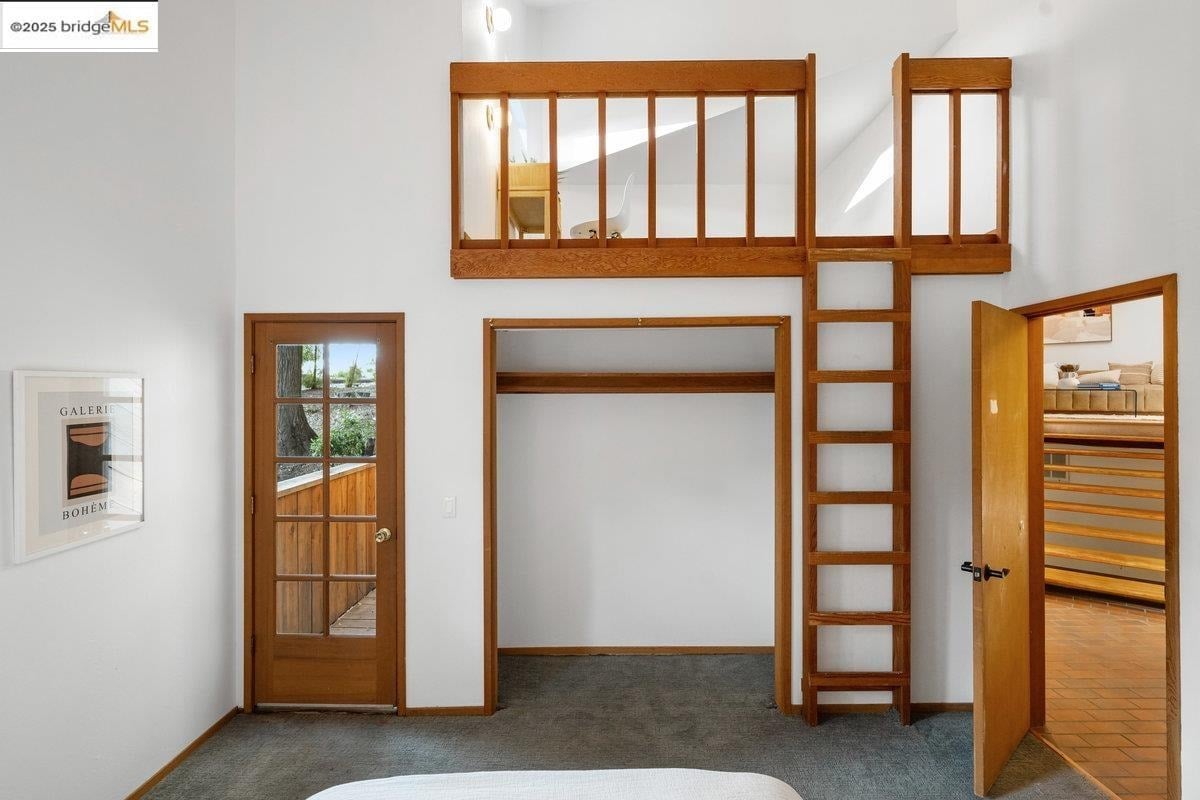 2112 Manzanita Dr