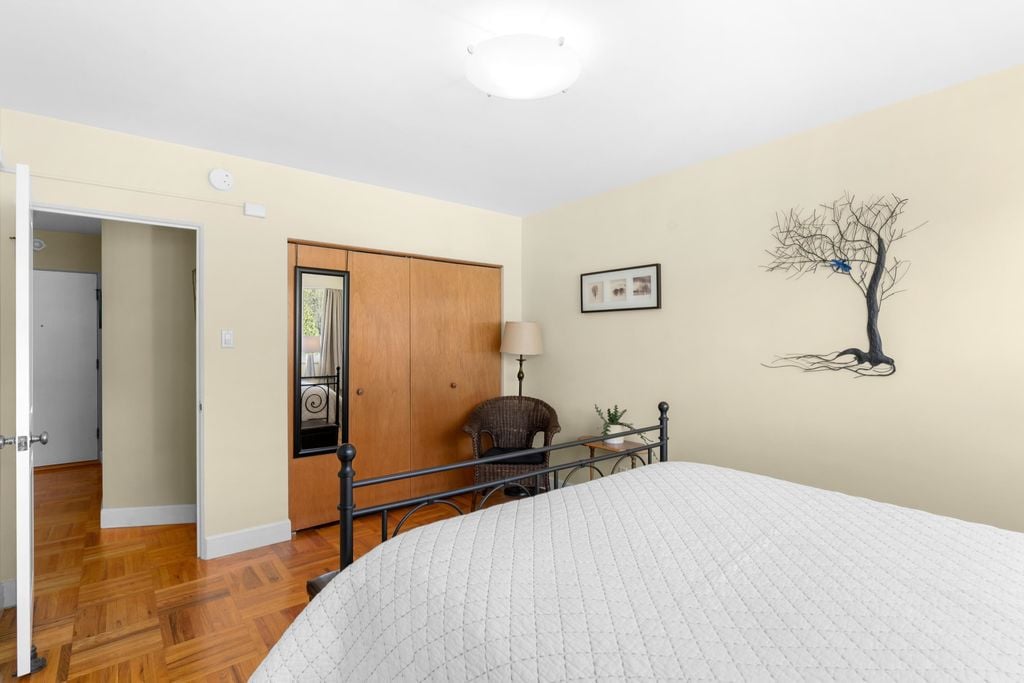 1750 Esquimalt Ave, #504