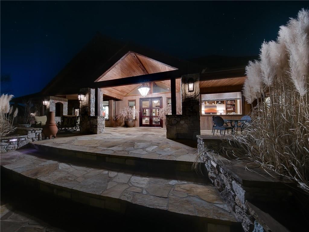 Luxury Lakefront Living at Lake Aluma in Oklahoma City - Wyatt Poindexter - The Agency OKC