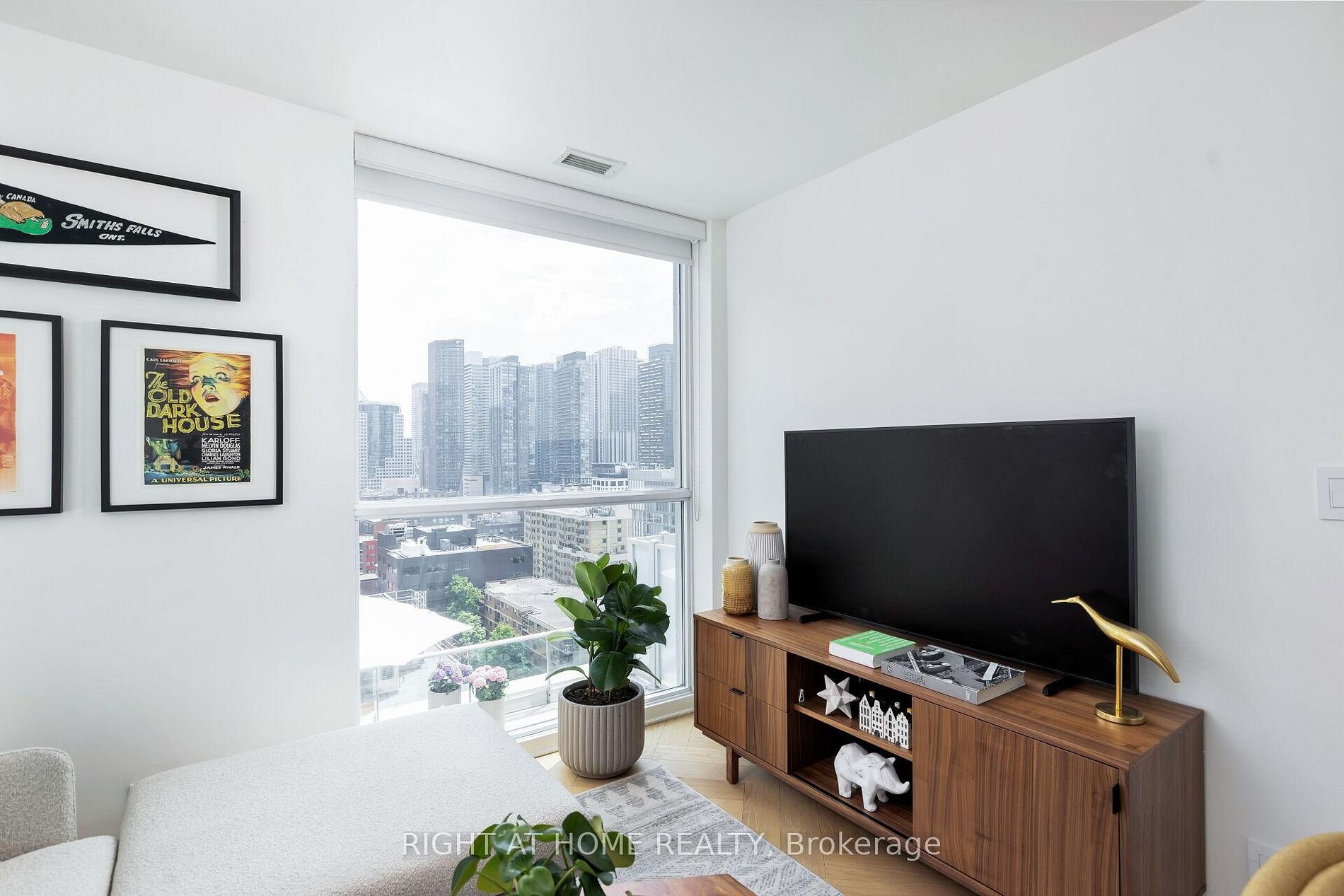 PENTHOUSE AT 9T6