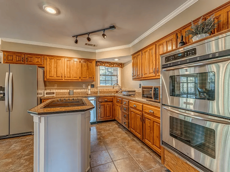 5436 Lake Village Dr