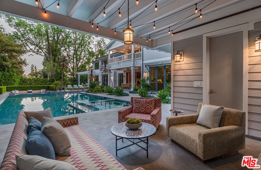 Monarch Reserve, N Norman Pl, 90049