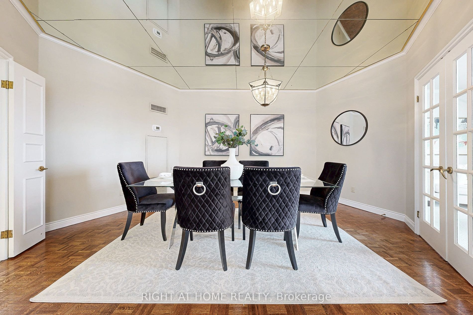 PENTHOUSE IN PRIME NORTH YORK 