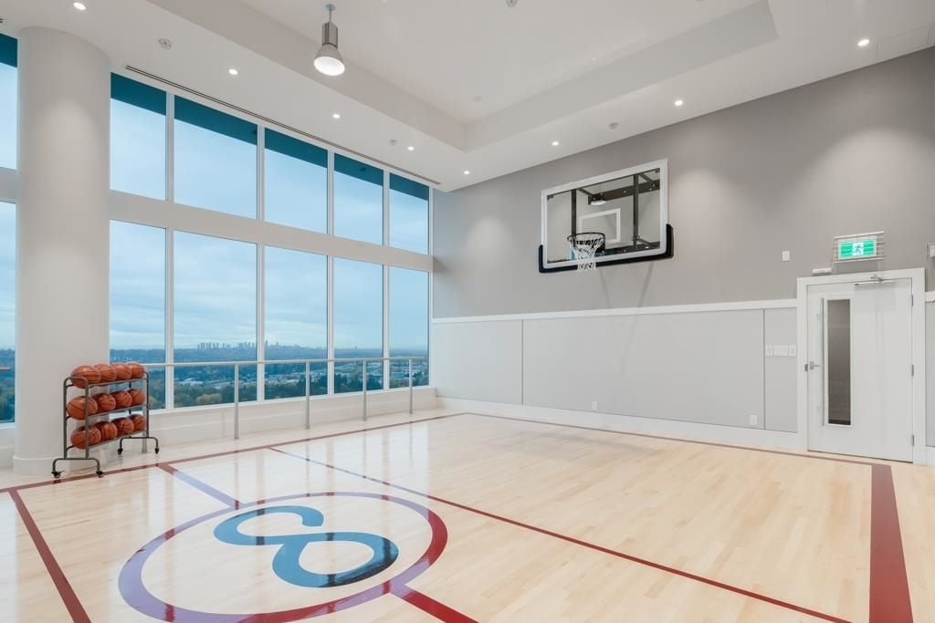 567 Clarke Rd, #505