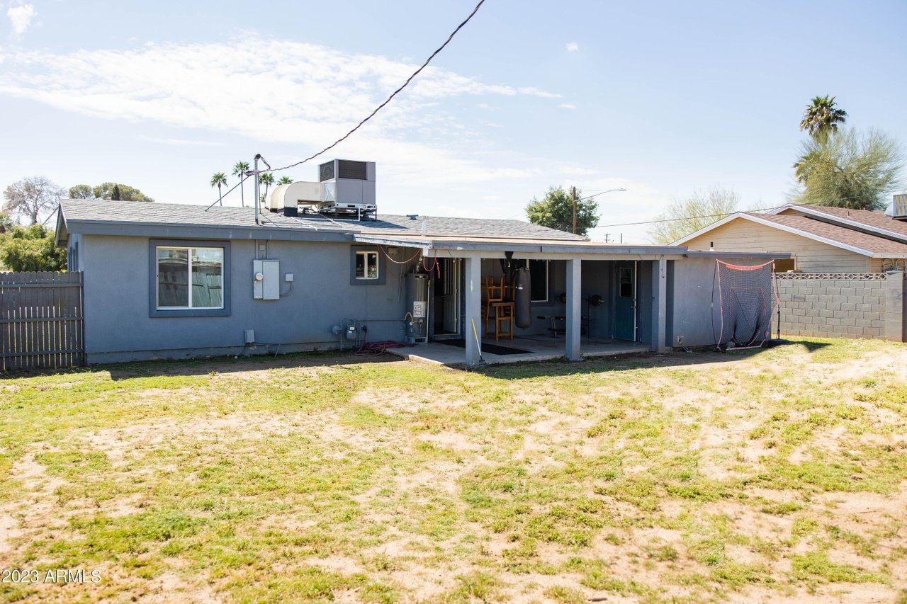 1930 W Oregon Ave