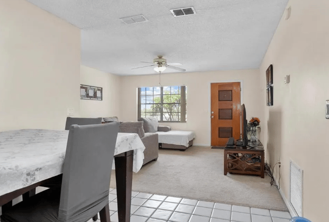 2233 North Normandy Blvd
