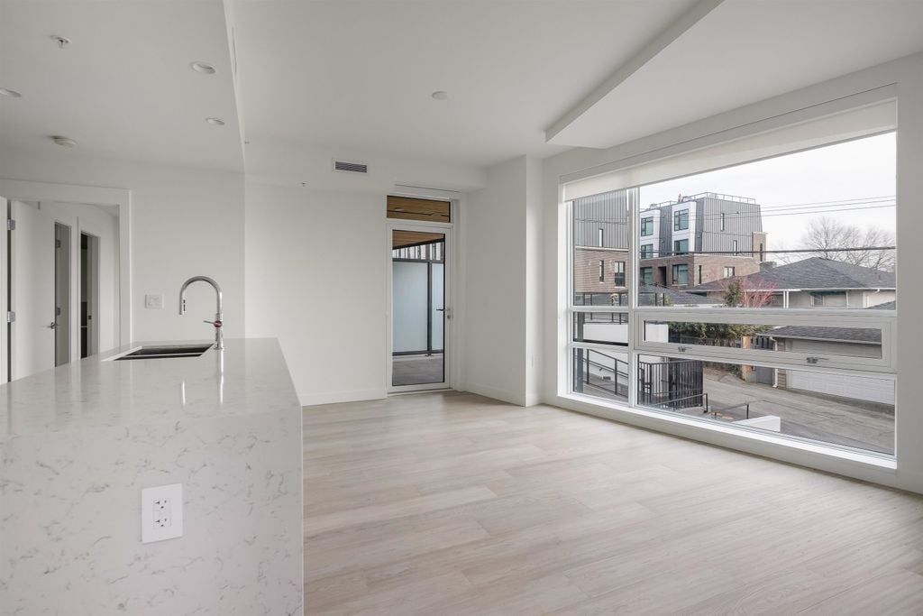 7638 Cambie St, #106