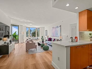 88 King St UNIT 302