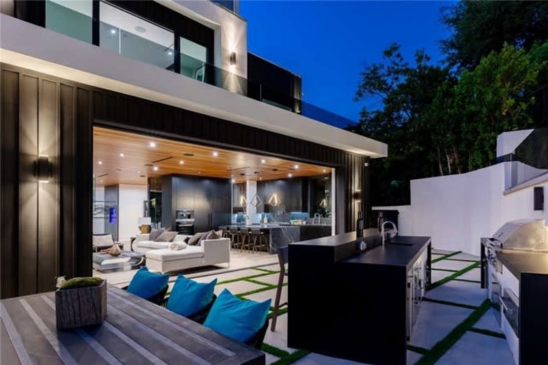 Crescent Villa