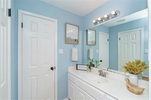 10308 Scull Creek Dr