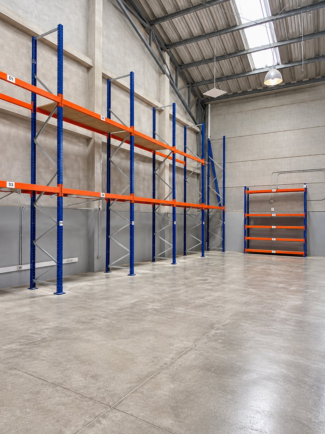 21577 - Office-Warehouse for sale with Tenant