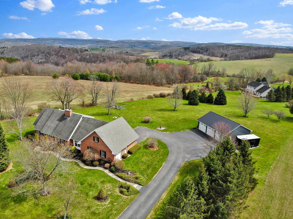 12 Hillcrest Circle