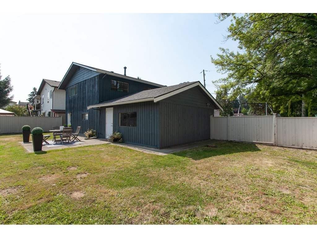 9554 210 St