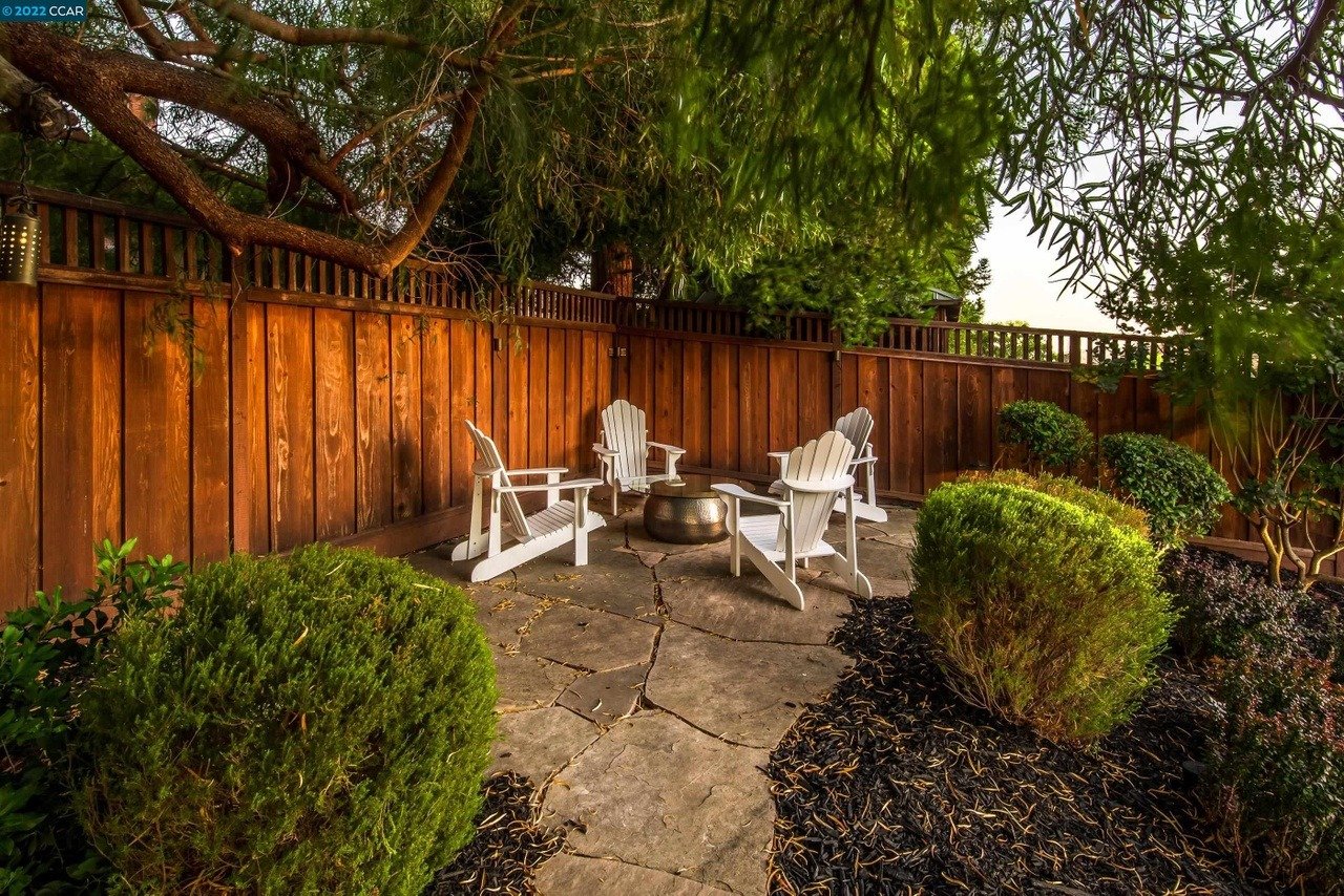 4017 Rhoda Way