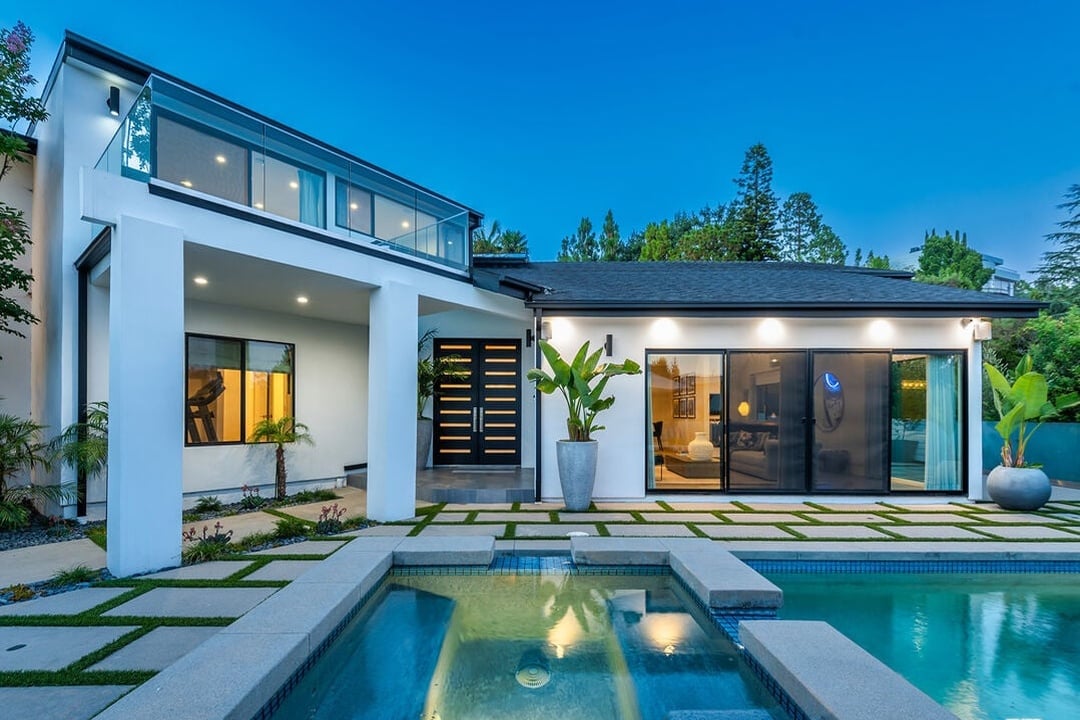 Atlas Manor, Mount Olympus Dr, 90046