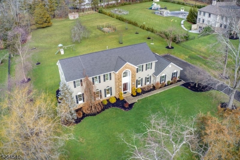 829 Bluestone Ln
