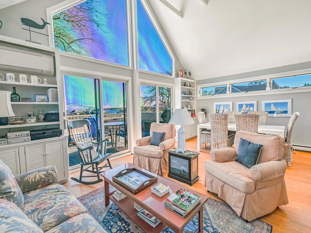 10 Dunham Rd