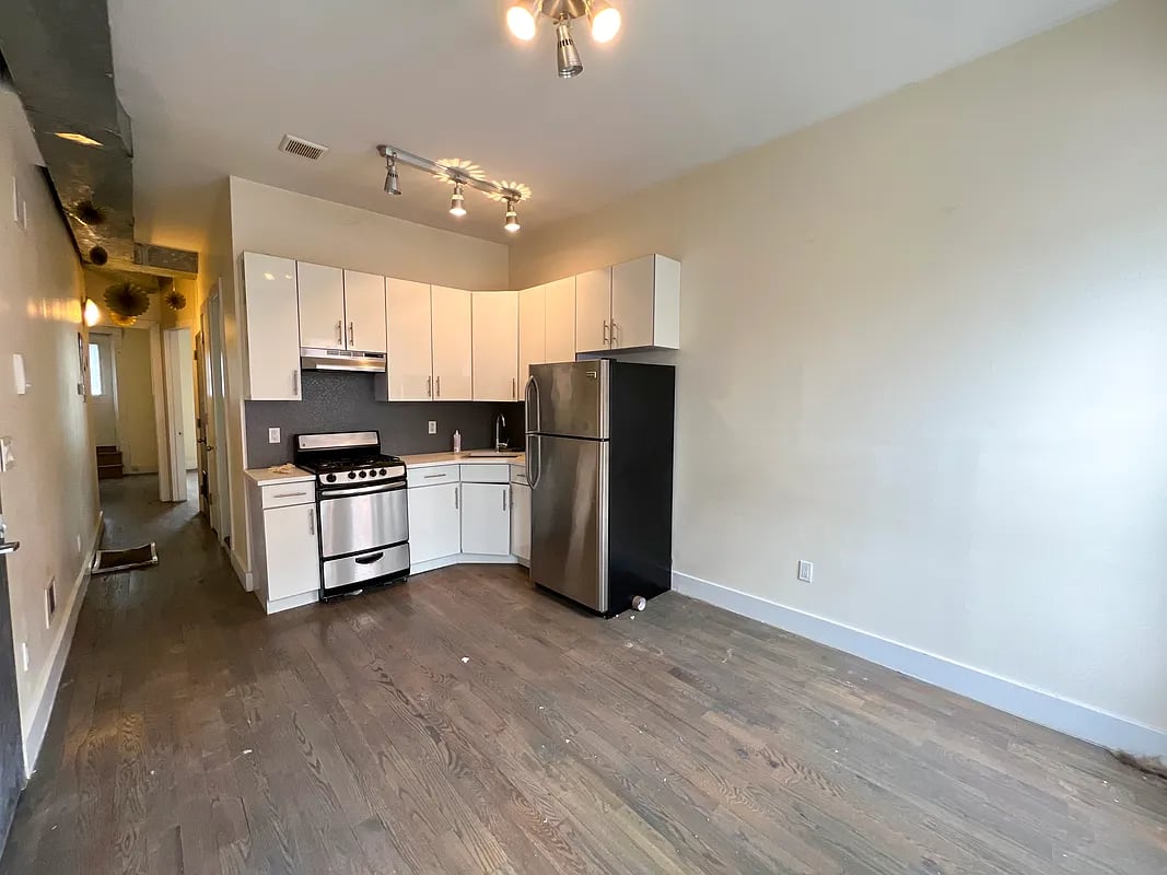 364 Bainbridge Street #2