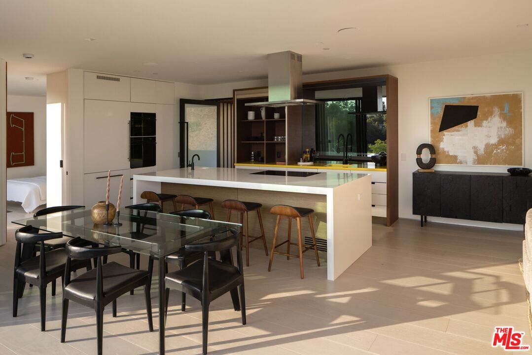 Swedish Paradise, Hargrave Dr, 90068