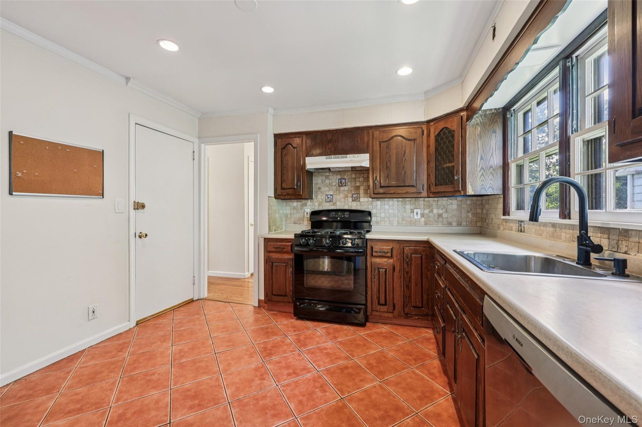 102 Grand Blvd