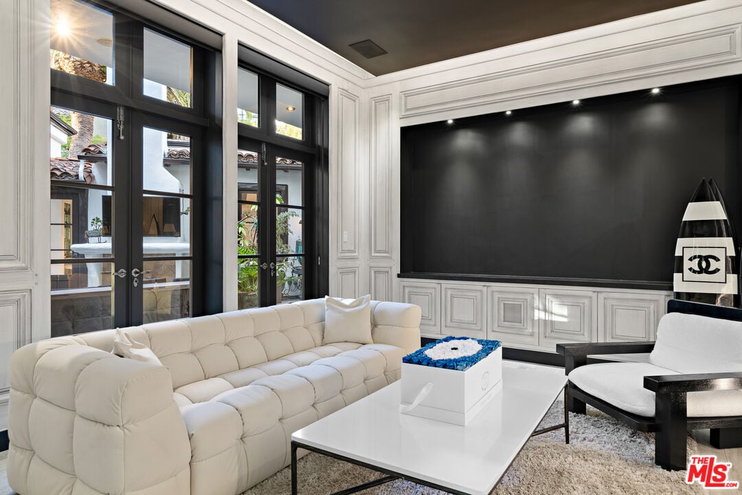 Century Woods Dr, 90067