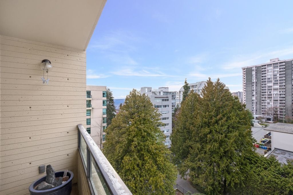 1412 Esquimalt Ave, #701