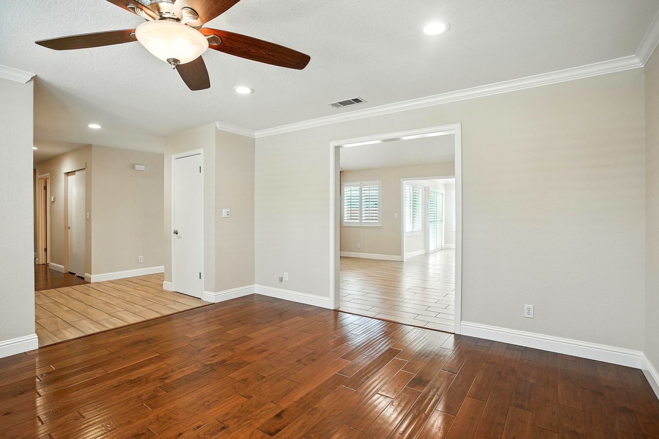 Great Custom Home in Galt! 