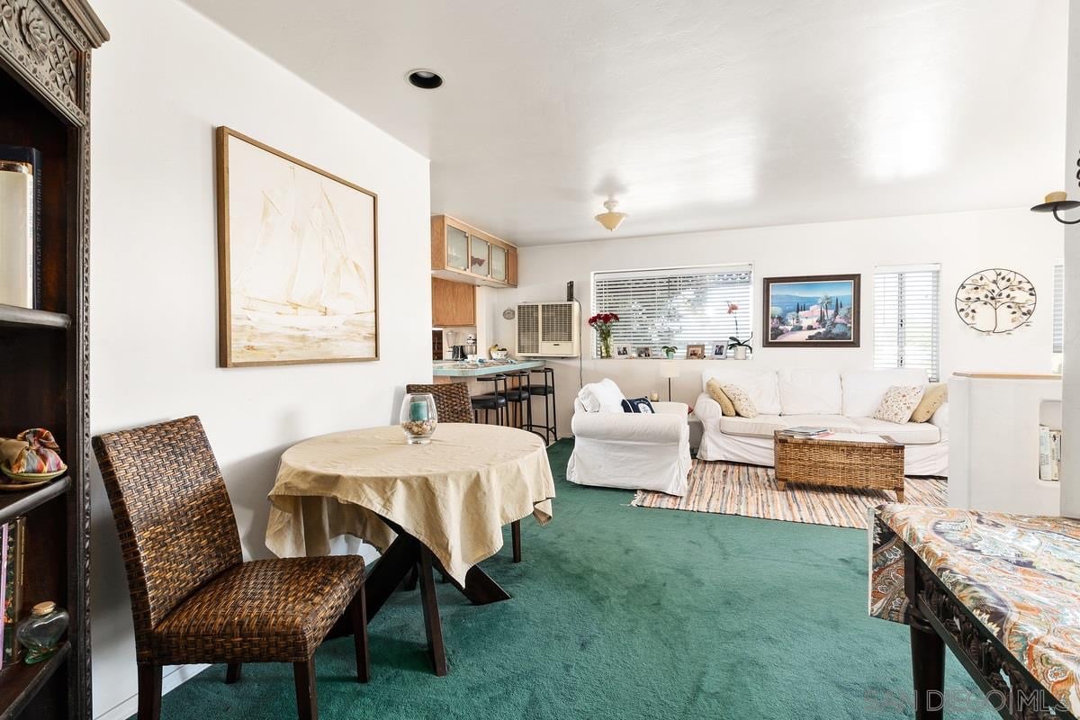 4273,4275 Dawes Street