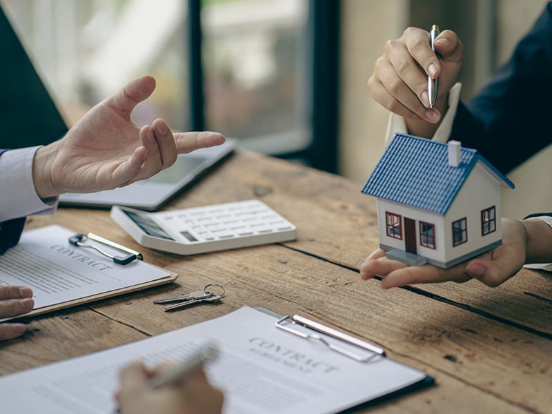 Should you make a lowball offer on a Boca Raton home?