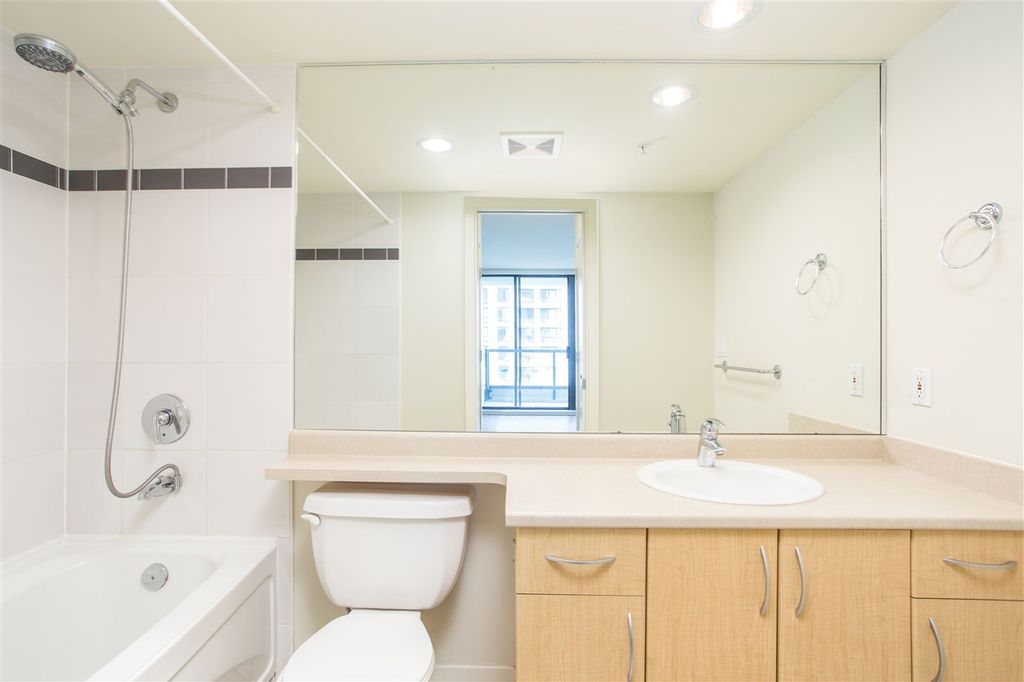 7178 Collier St, #1708