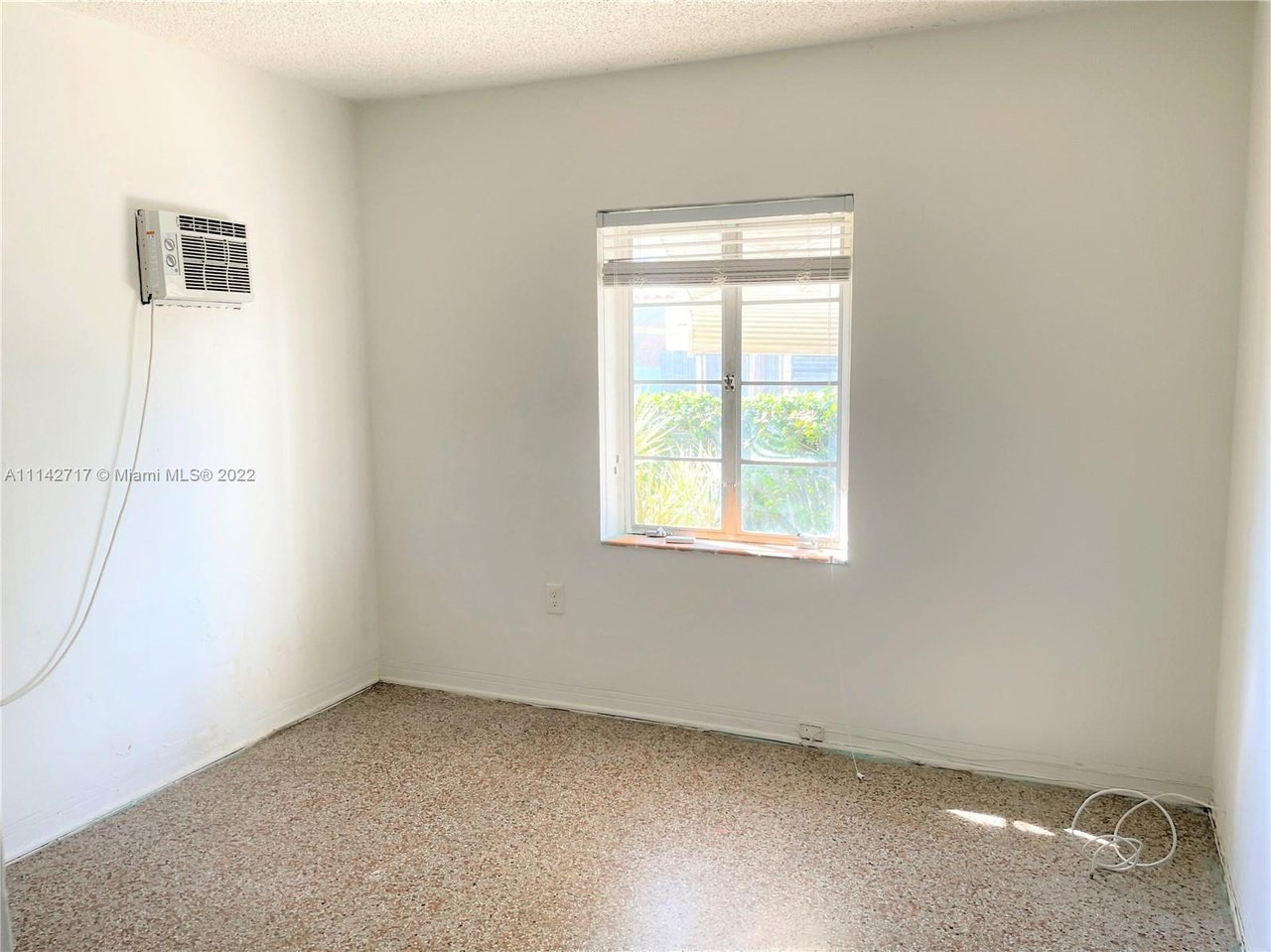 635 SW 16th Ave