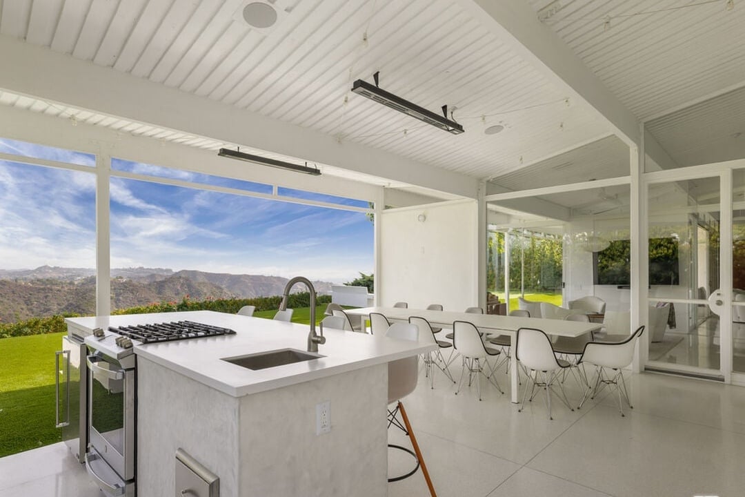 Celestia Manor, Stradella Rd, 90077