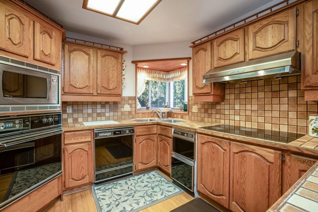 11701 Summit Cres