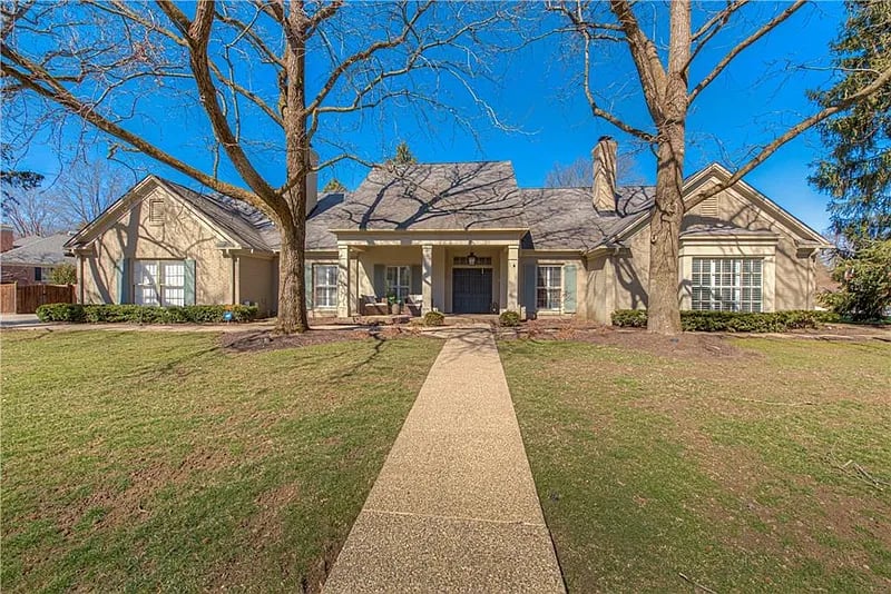 530 Round Hill Rd