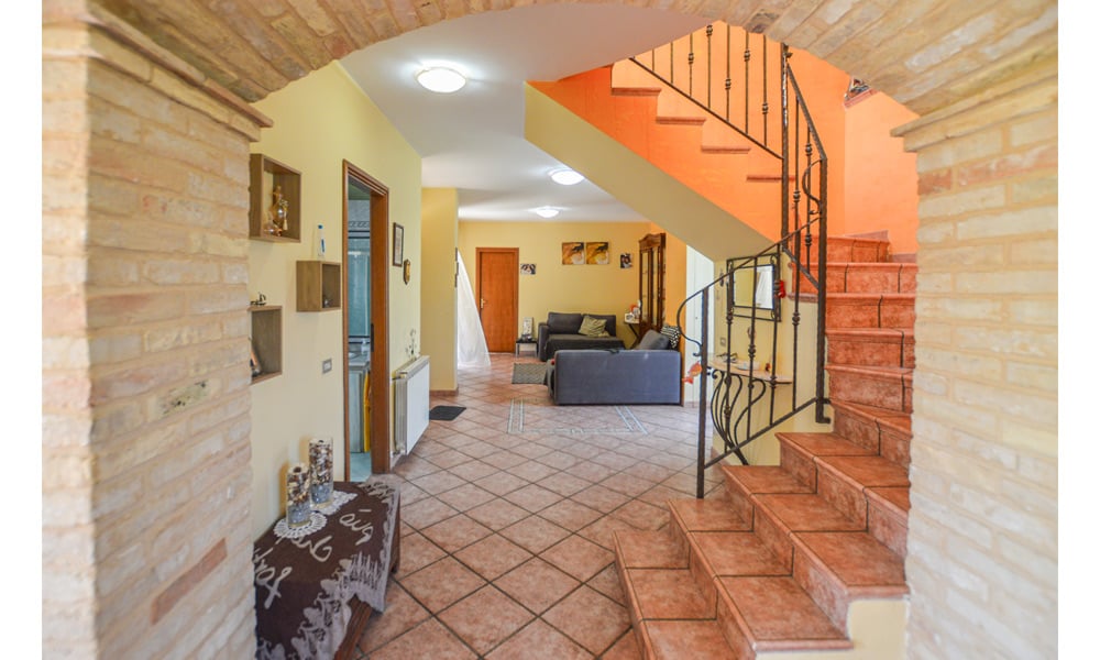 A Timeless Retreat in the Verdant Hills of Montelupone, Le Marche