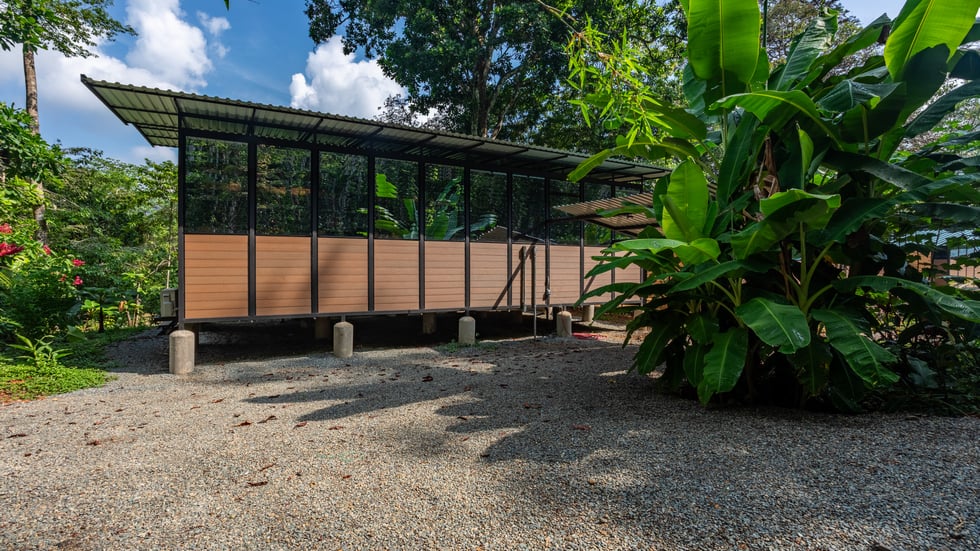 Riverfront Surf House in Playa Dominical Walk to the Beach