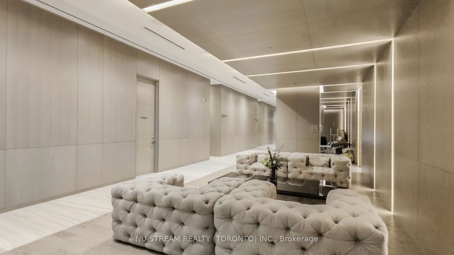 ICONIC PENTHOUSE AT 100 HARBOUR ST 