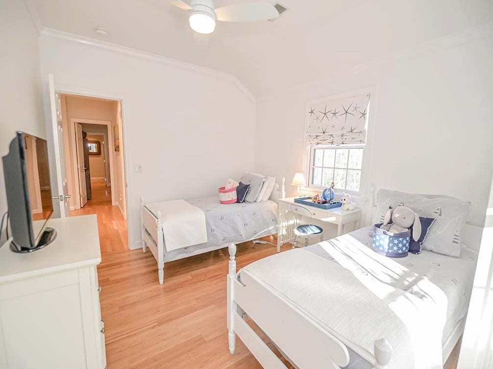 8 Puritan Dr