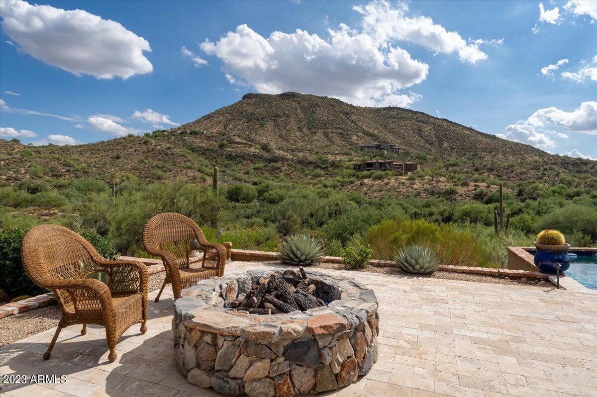 9514 E Madera Dr